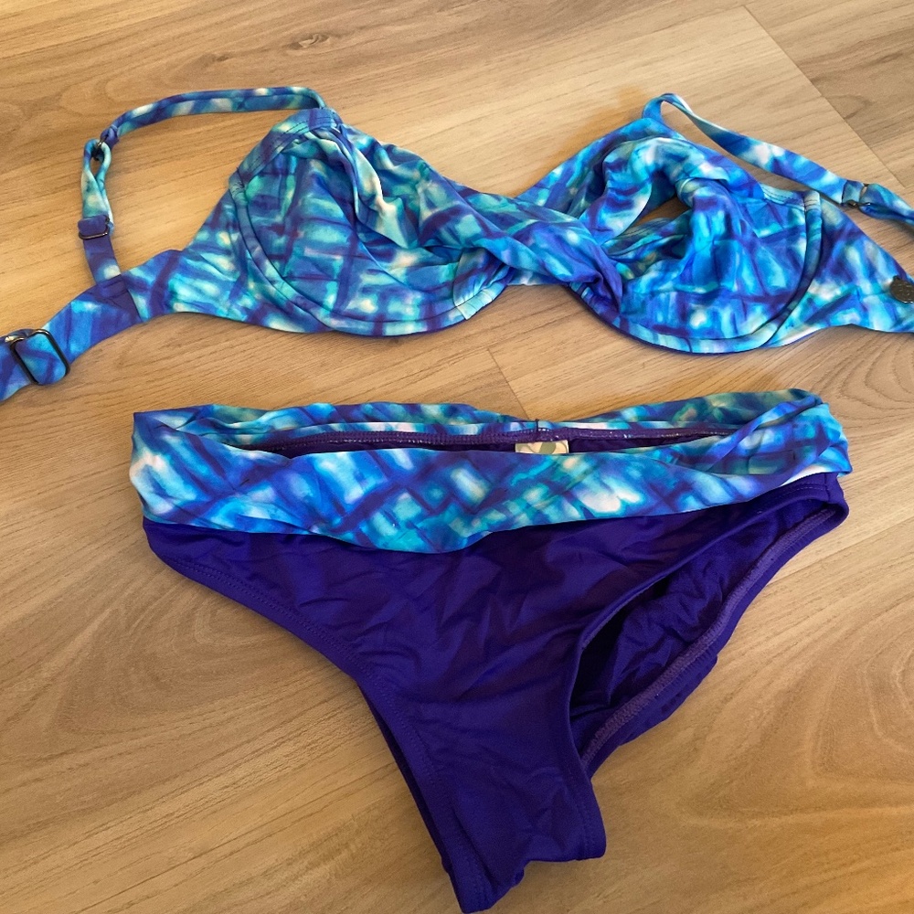 Swim Systems bikini swimming suit, like new, top 34 D, bottoms S